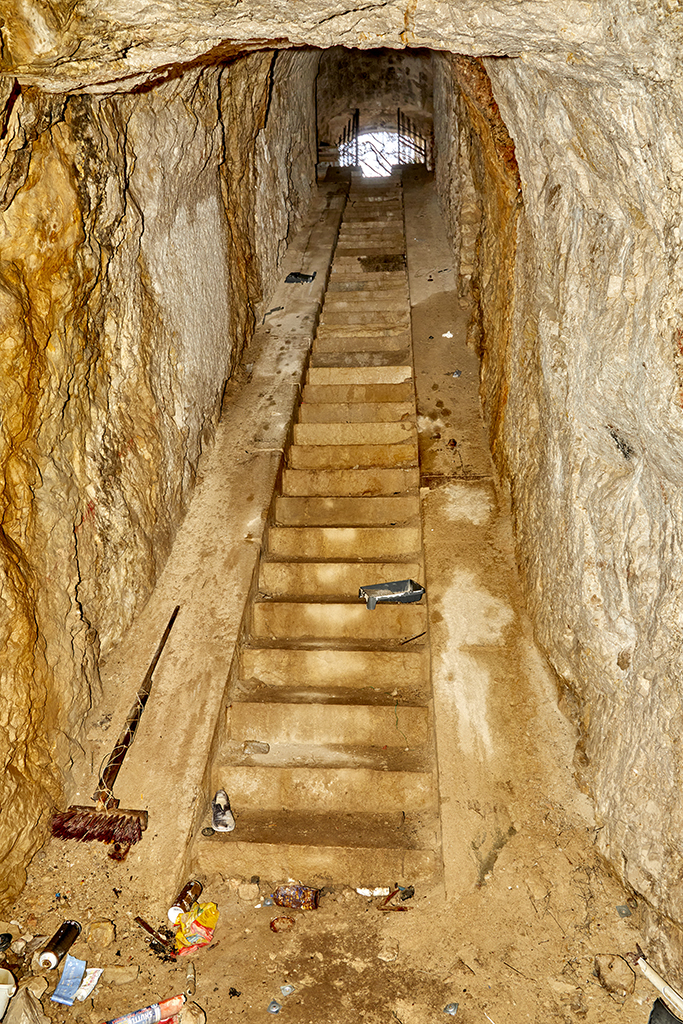 Batterie de 1861 et 1880,  partie inférieure rampe-escalier d'accès au magasin caverne de 1890 