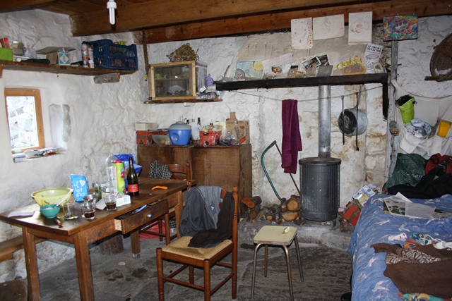 entrepôts agricoles ; bergeries ; cabanes pastorales ; ensembles pastoraux de Thorame-Basse