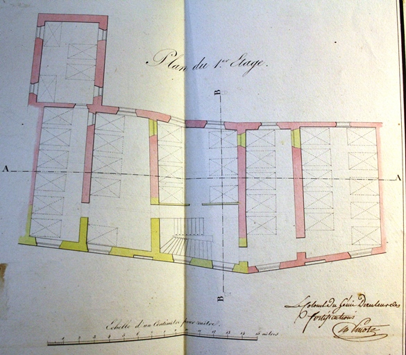 demeure des barons de Glandevez puis caserne de Bois-Gérard puis centre de loisirs, actuellement centre de loisirs et boutique