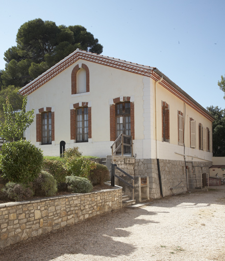  Quartier de casernement : bâtiment A (pavillon d'officiers) ensemble.