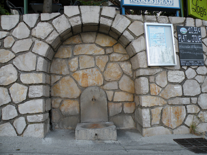 fontaine du Touring Club de France