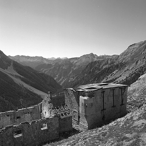 édifice fortifié dit baraquement des Acles