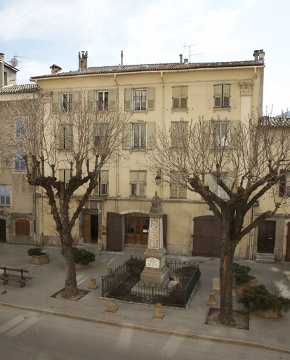 maison puis sous-préfecture actuellement immeuble