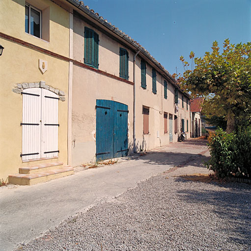 ferme dite bastide du Pichou, puis maison de villégiature d'entrepreneur dite Villa Miramar, puis cité ouvrière Kuhlmann-Pichou