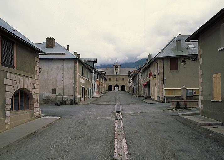 ville et place forte de Montdauphin