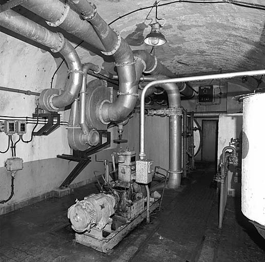 Centrale électrique. Alvéole annexe : groupe auxiliaire CLM, ventilation et aérorefroidisseur.