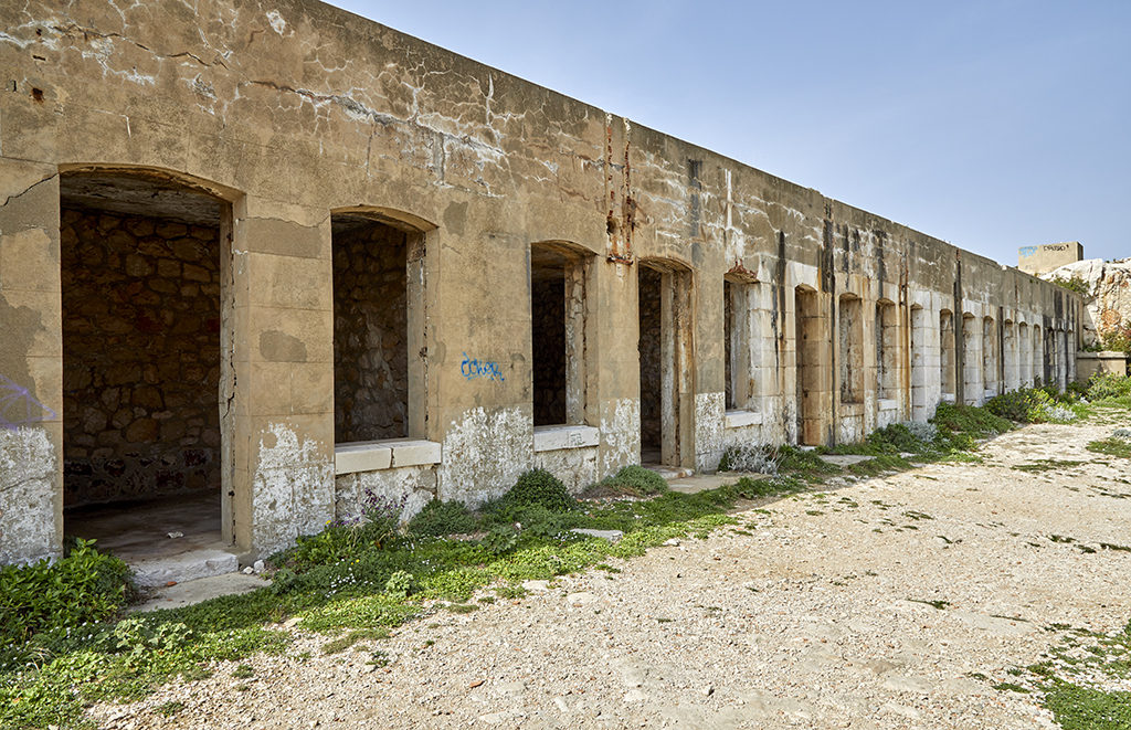 Casernement, Façade sur cour 