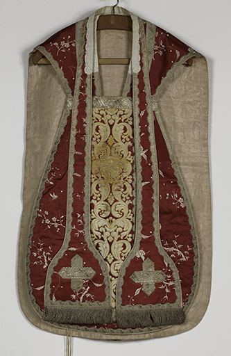 Chasuble, étole, manipule, bourse de corporal (ornement rouge n°5)