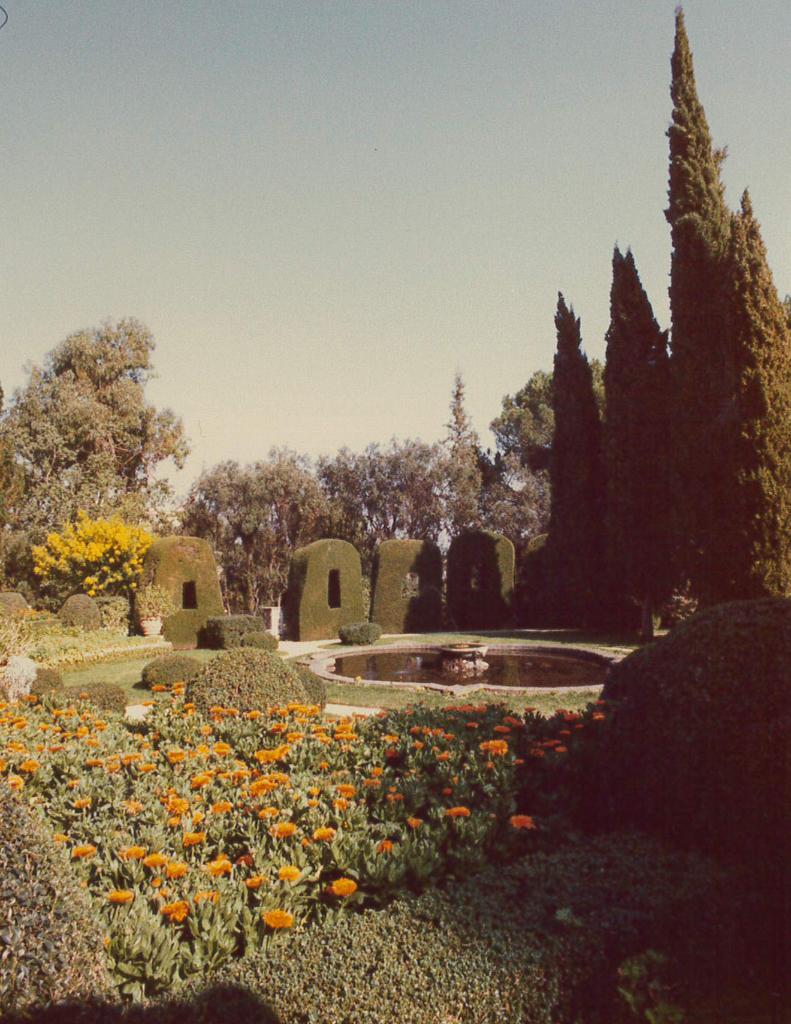 jardin d'agrément de la Villa Grimaldi dite aussi Villa Sainte-Anne, Château Sainte-Anne ou Hermitage, actuellement jardin des Résidences Château Sainte-Anne