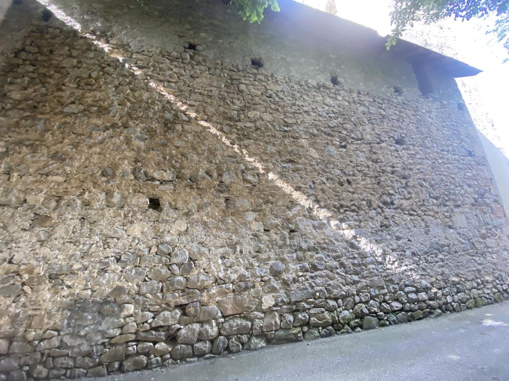 Vue extérieure de l'élévation nord de la nef.
