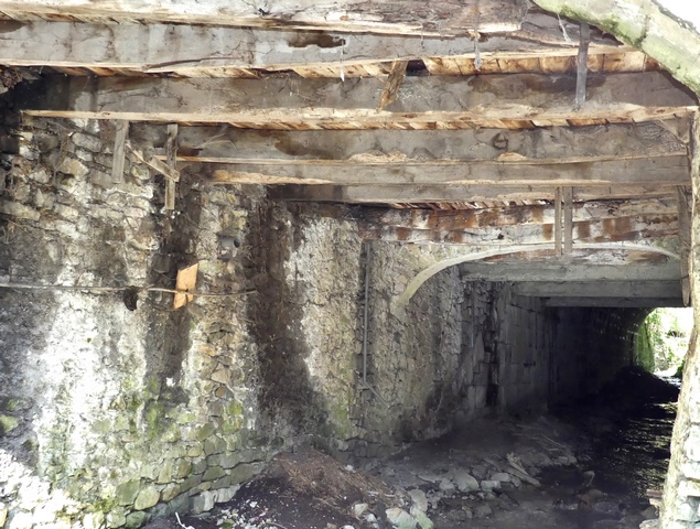 Bâtiment de la scierie. Couvrement du torrent de l'Estang, vue prise du sud-est.