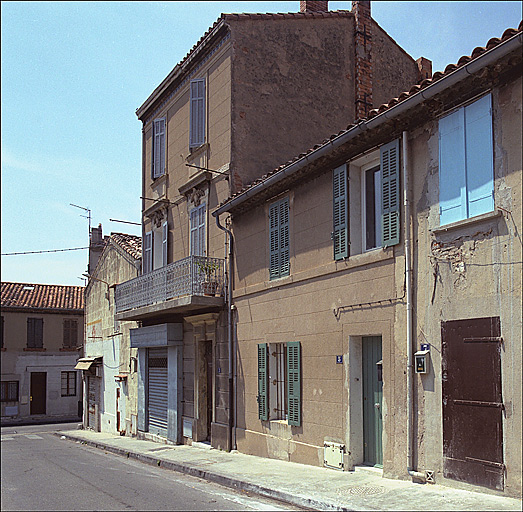 immeuble et maison de commerçant