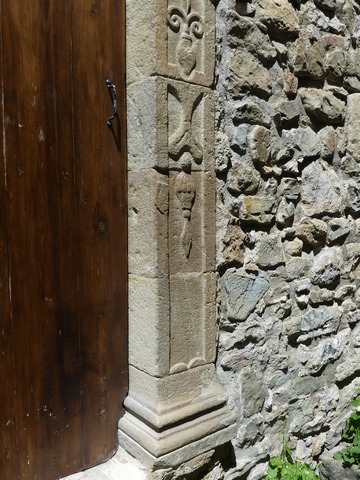Elévation est, premier niveau. Porte, détail du décor d'un piédroit.
