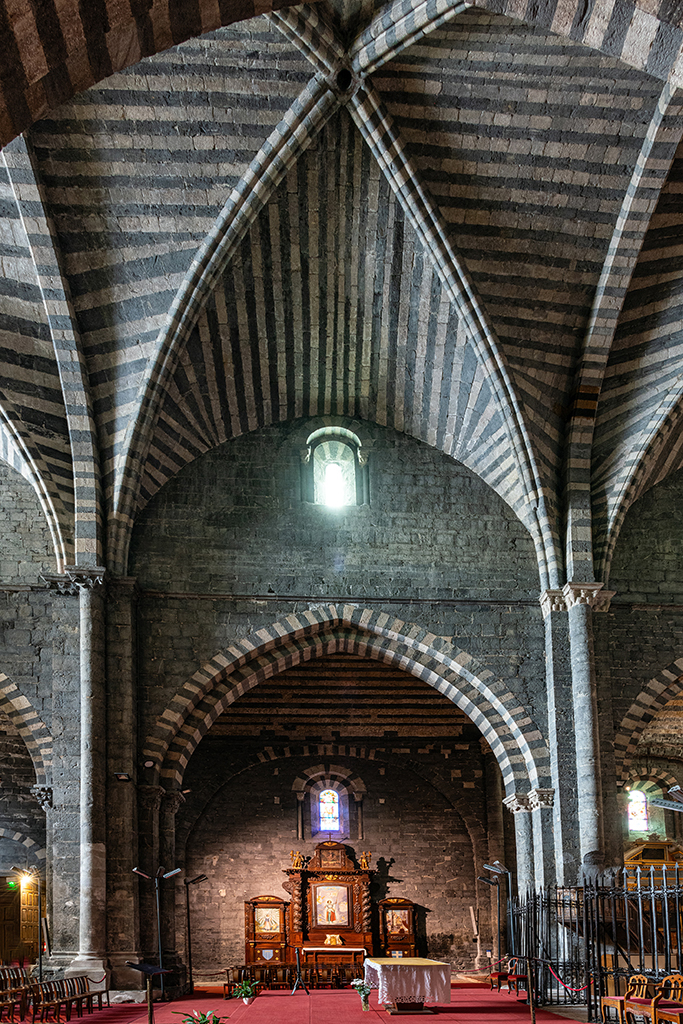 Elévation de la nef de la cathédrale d'Embrun.
