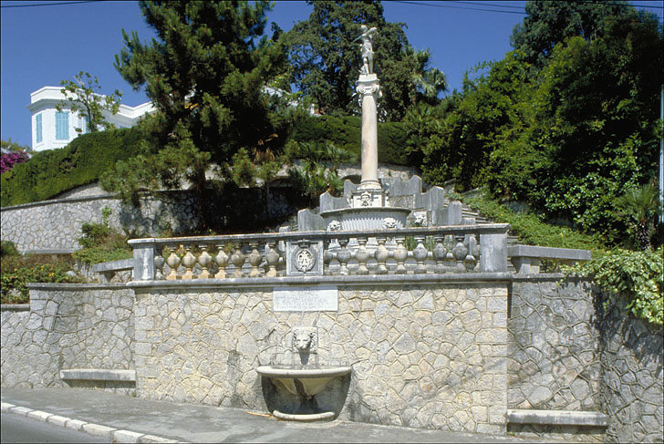 monument au duc d'Albany ou fontaine Saint-Georges