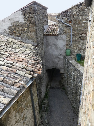 Partie abritant l'escalier à vis, bâtie sur le passage couvert, vue prise de l'est.