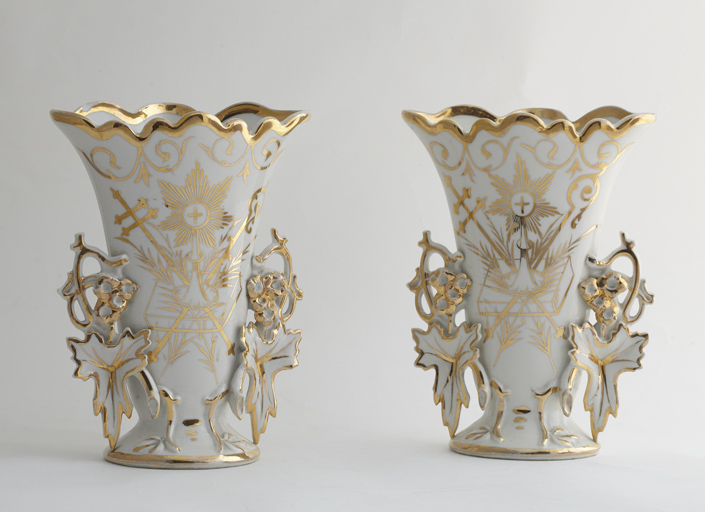 paire de vases d'autel