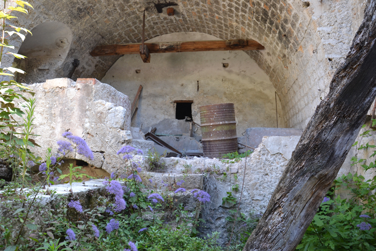 moulin à farine, à huile, à ressence et savonnerie, actuellement logement