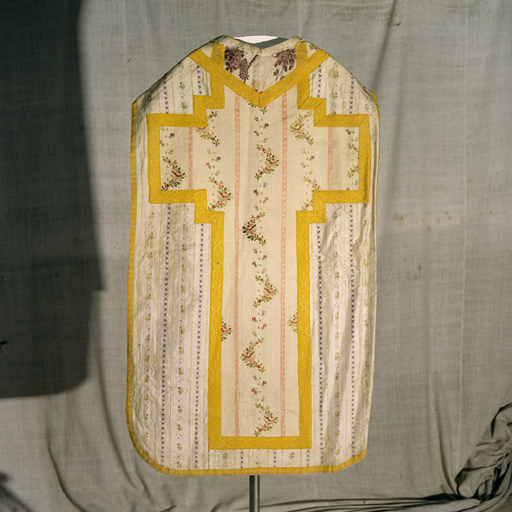 ensemble chasuble et manipule (ornement blanc) (N° 1)