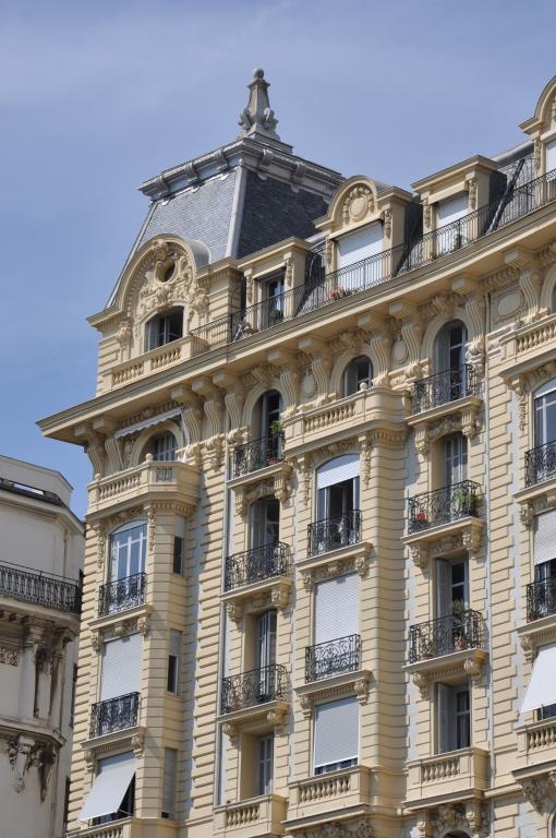 hôtel de voyageurs dit hôtel du Grand Palais, actuellement immeuble dit Résidence du Grand Palais.