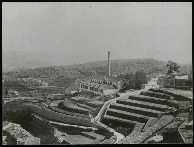 bâtiment conventuel, puis parfumerie Roure-Bertrand, actuellement immeuble de bureaux