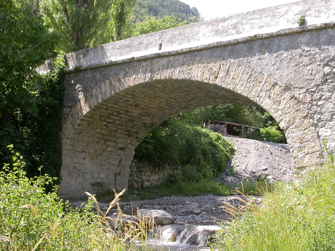 pont sur le Riou