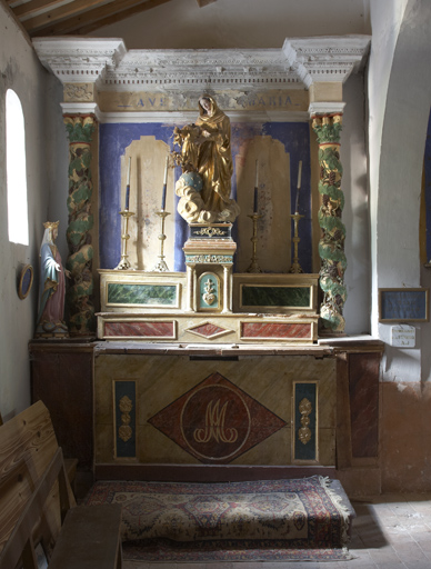 ensemble de l'autel secondaire de la Vierge : autel, 2 gradins d'autel, tabernacle, retable