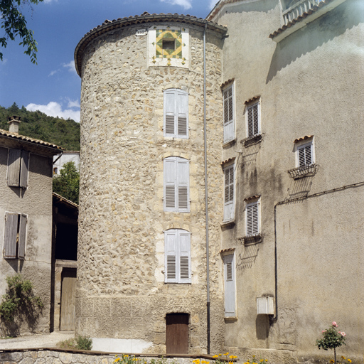 ouvrage fortifié (tour) puis maison