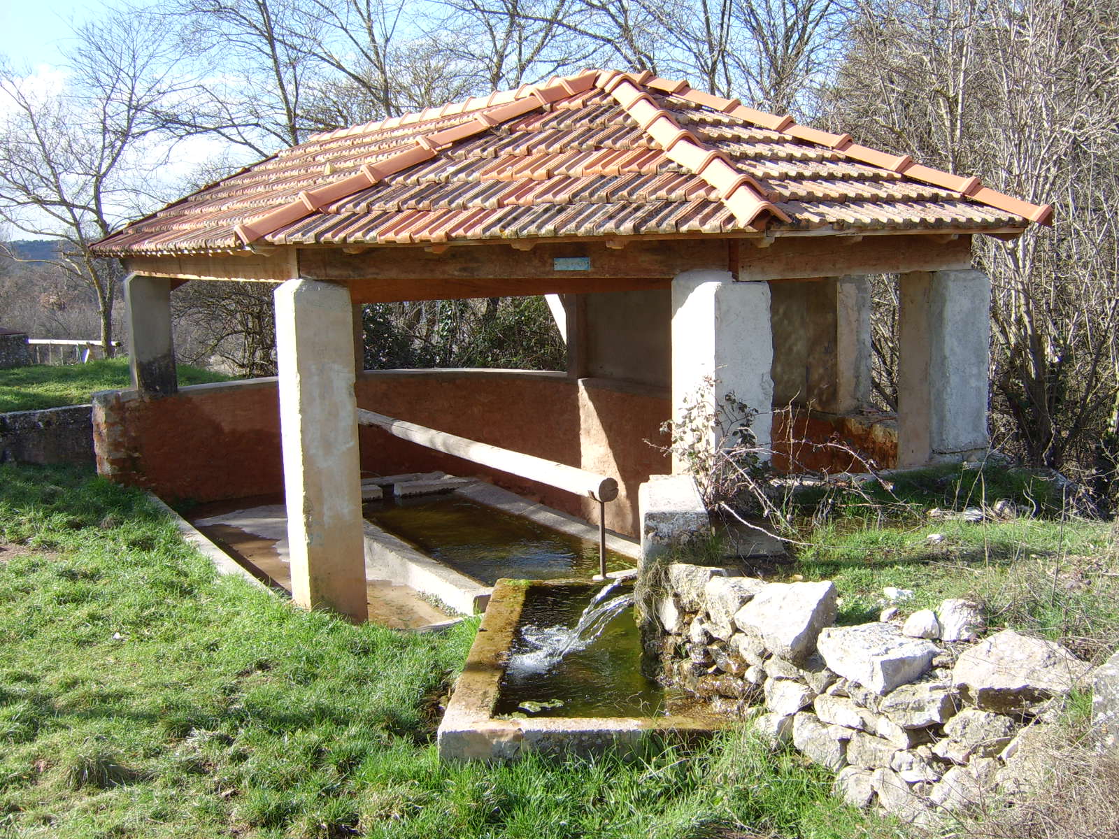 Fontaine et lavoir de l'Eclou