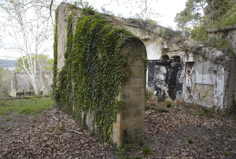 usine de produits explosifs (poudrerie de Saint-Chamas)