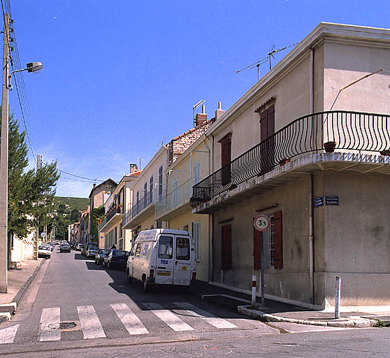 rue, du lotissement Farrenc, dite boulevard Roux, puis de Constantinople, actuellement Albin-Bandini