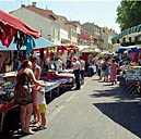 Vue du marché du samedi, sur la Plage.