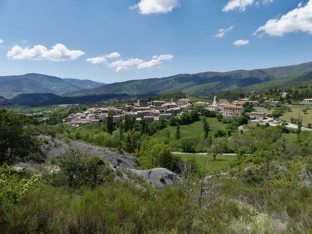 Le bourg de Rosans vue depuis la colline de Saint-Etienne.