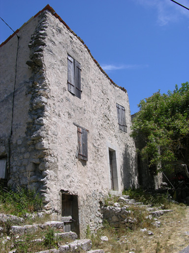 Une maison à Taloire.