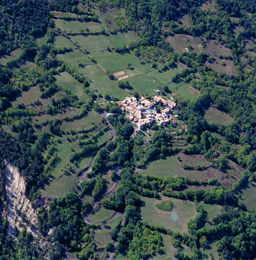 Rouainette, écart de la commune d'Ubraye, vue aérienne oblique depuis le sud-est.