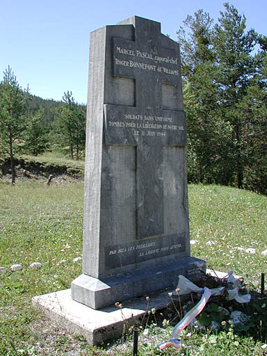 monument à la mémoire de Marcel Pascal et Roger Bonnefont, résistants