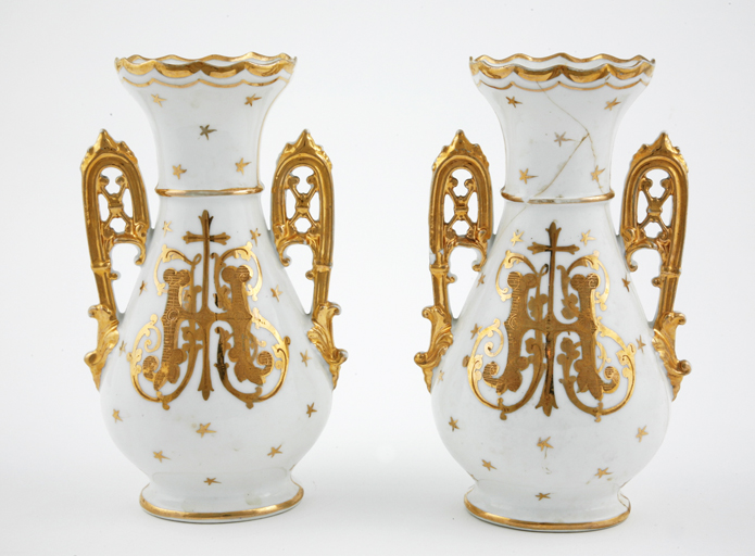 paire de vases d'autel