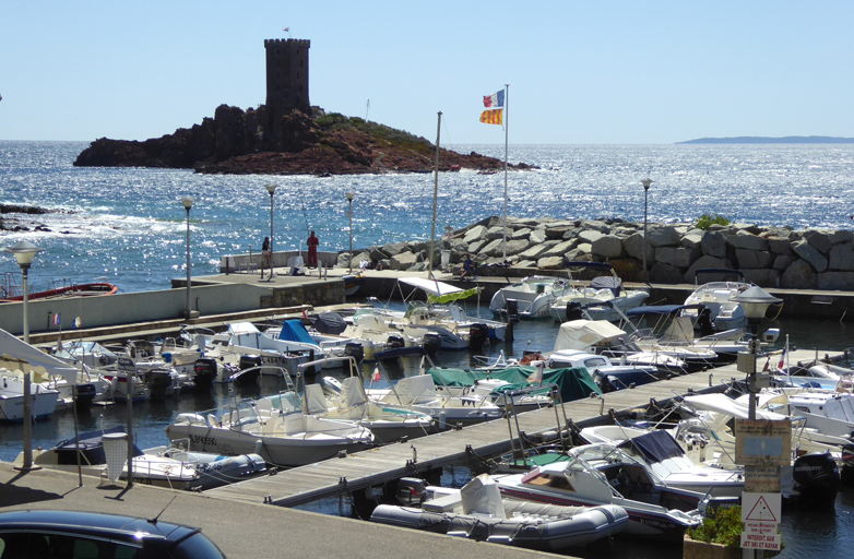 Port du Dramont dit port abri du Poussaï - Inventaire Général du Patrimoine  Culturel