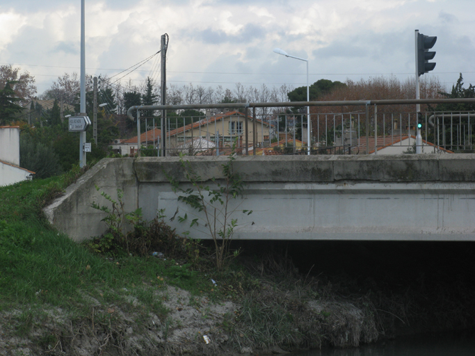 pont routier (pont Casino ?)