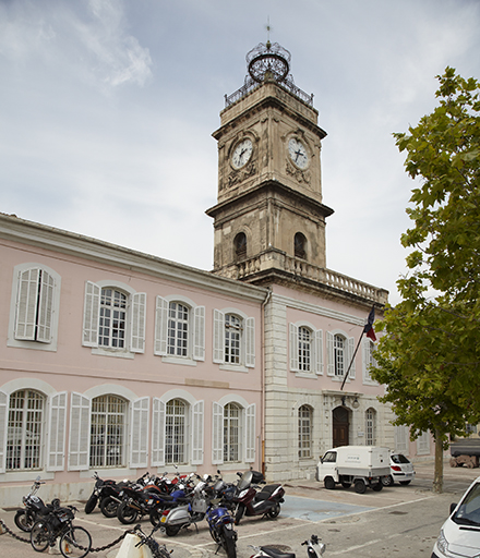 Elévation de la façade principale du bâtiment de l'horloge, vue sud-est.