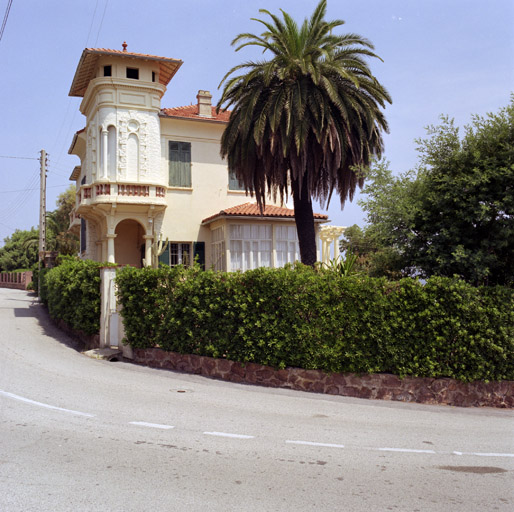 maison de villégiature (villa balnéaire) dite Les Camélias