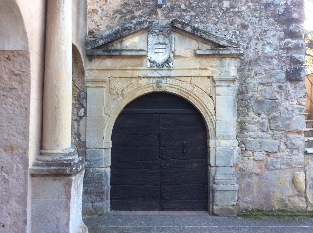 Eglise Notre-Dame-du-Bois, puis couvent des Minimes, puis entrepôt agricole, actuellement chapelle Notre-Dame-du-Bois