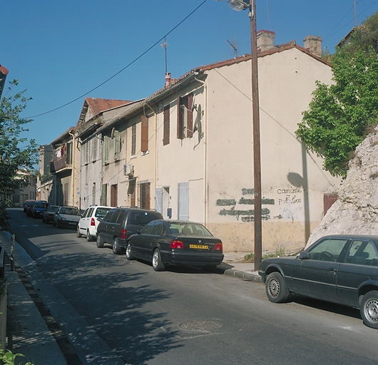 série de quatre maisons