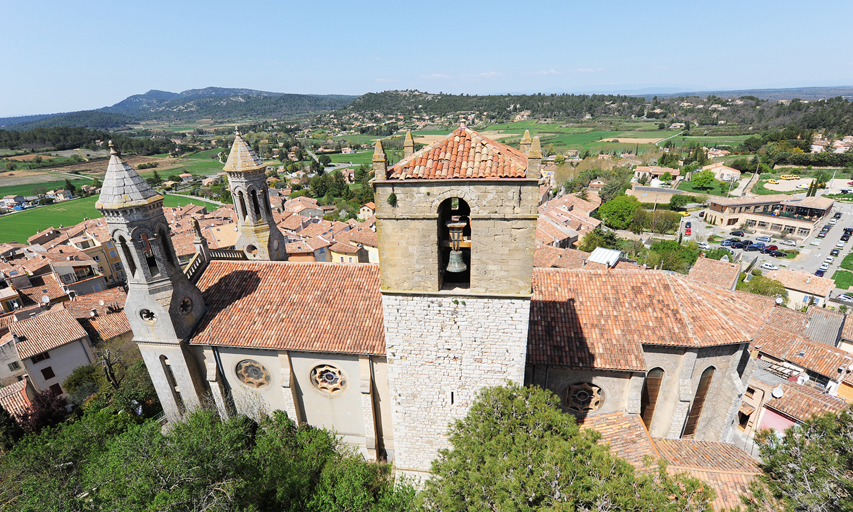 Vue de l'élévation sud et du clocher depuis la tour de l'horloge.