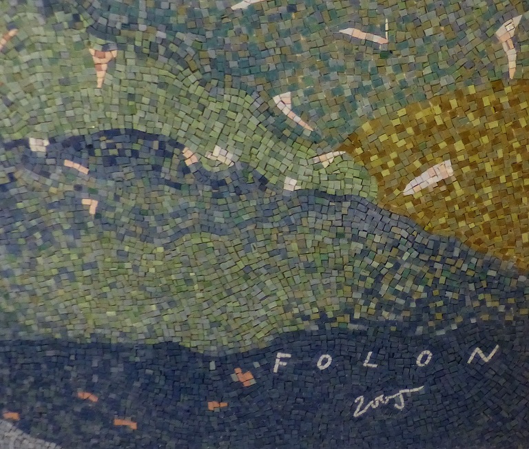 Troisième travée (chœur), mur est. Détail de la mosaïque signée "FOLON 2005".