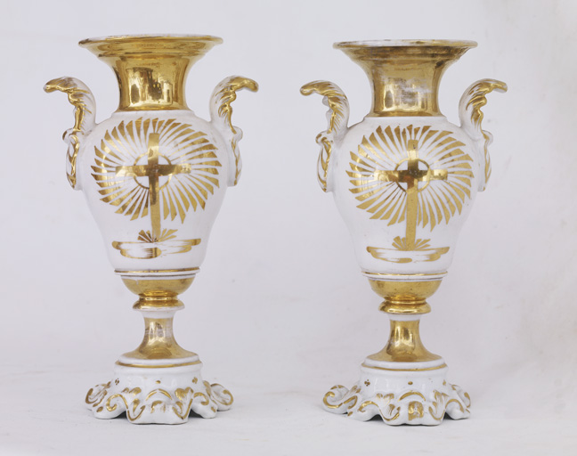 paire de vases d'autel