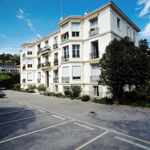 hôtel de voyageurs dit Hôtels Flora et La Romana, puis Hôtels Carlton, actuellement immeubles dits Villa Albert