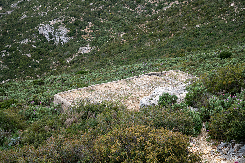 Verrou du Col de la Gineste,  abri de personnel sur le versant sud