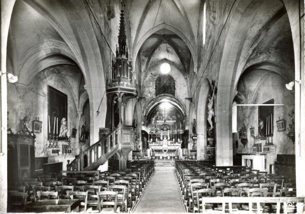 Eglise paroissiale Saint-Sauveur, puis de la Transfiguration, encore appelée actuellement Saint-Sauveur