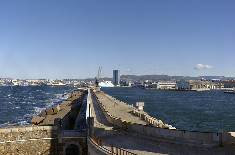 bassins de port dits bassins Est du Grand Port Maritime de Marseille